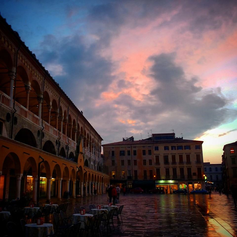 Piazza dei Frutti immortalata da Fabiana Russo